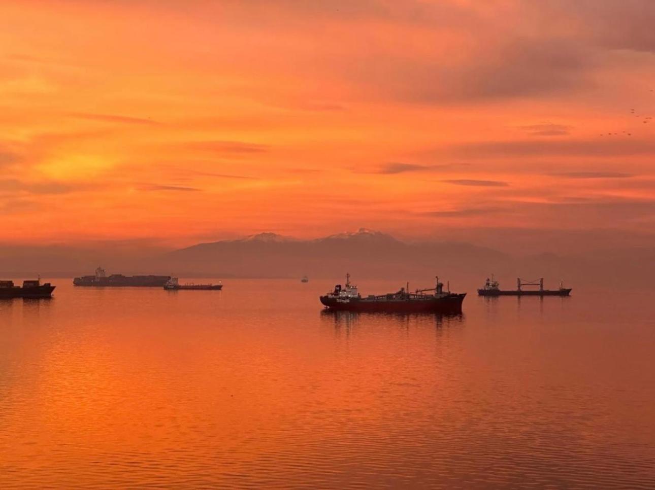Iconic Salonica Suite Seafront Екстер'єр фото