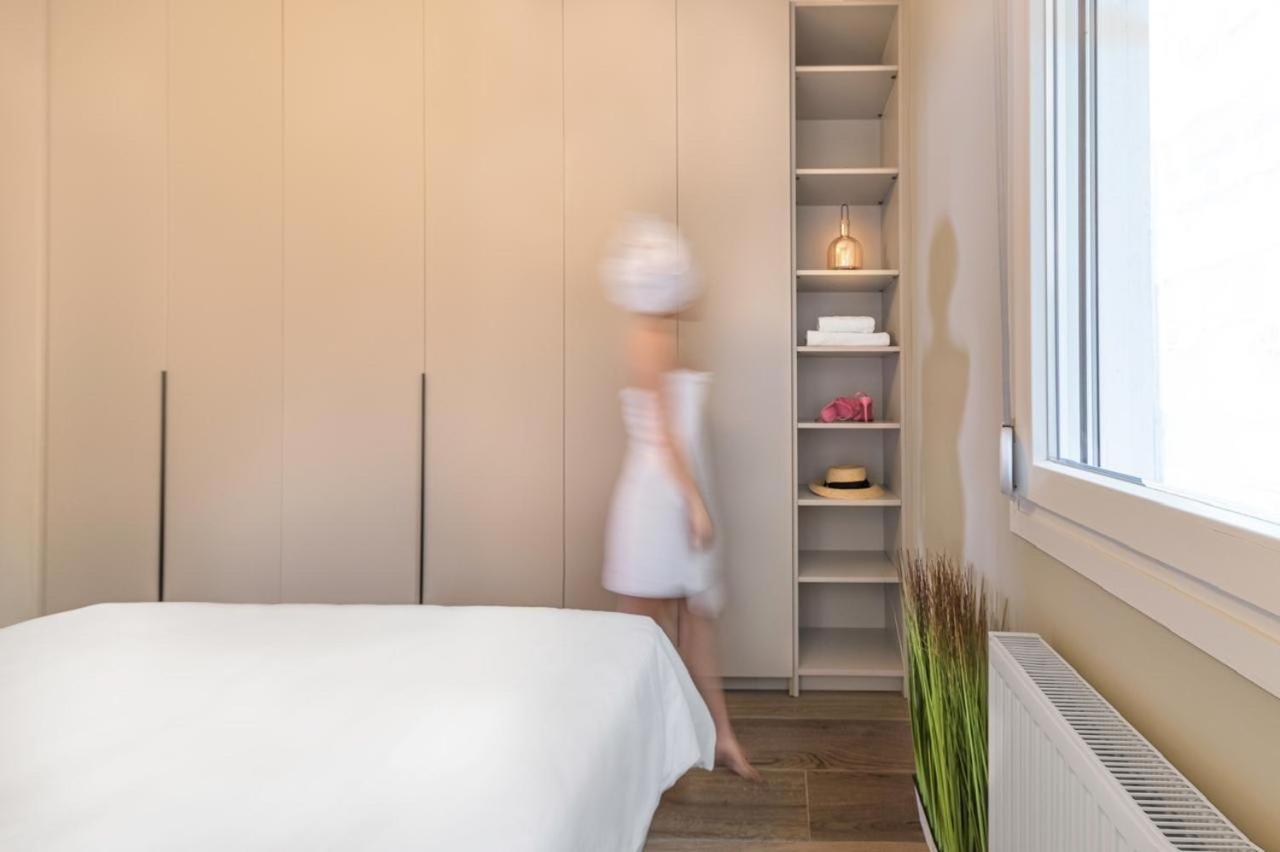 Iconic Salonica Suite Seafront Екстер'єр фото