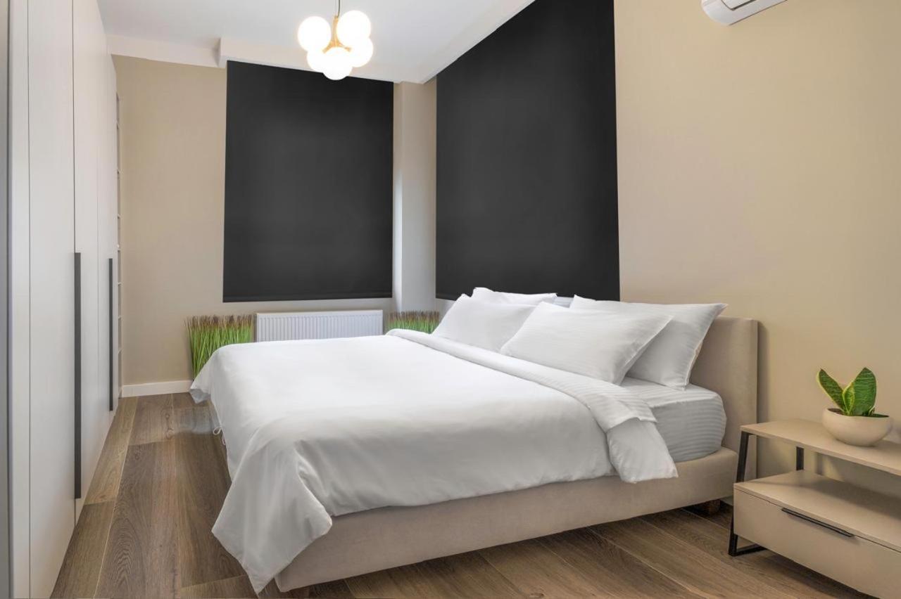 Iconic Salonica Suite Seafront Екстер'єр фото
