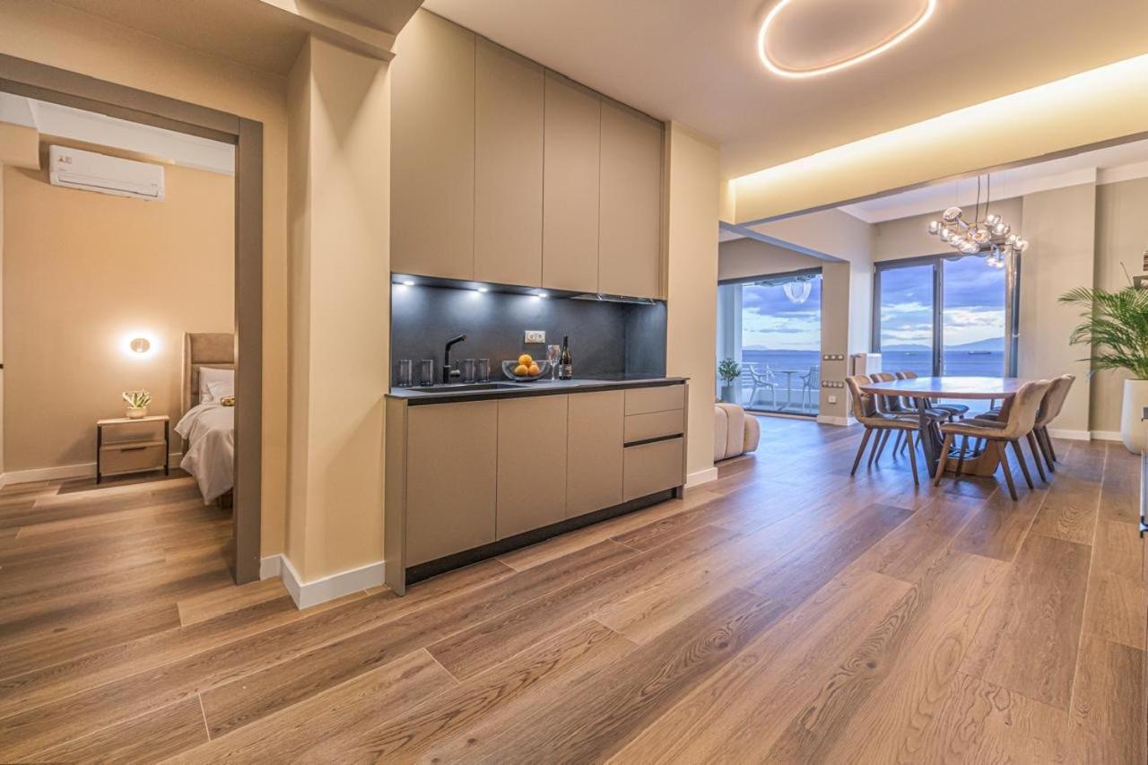 Iconic Salonica Suite Seafront Екстер'єр фото