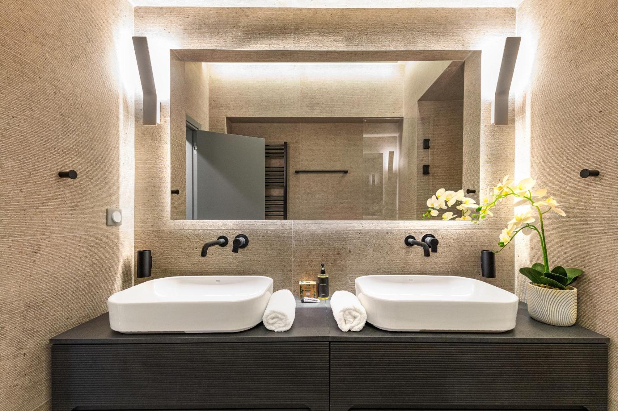 Iconic Salonica Suite Seafront Екстер'єр фото
